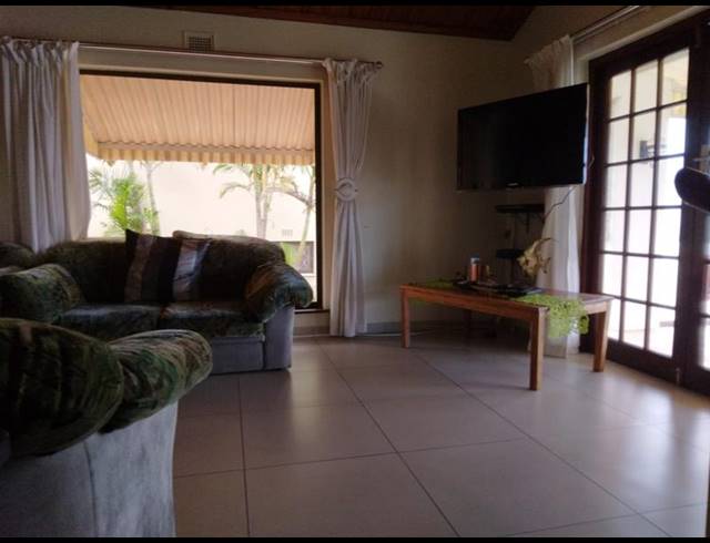 4 BEDROOM TOWNHOUSE FOR SALE IN HIBBERDENE